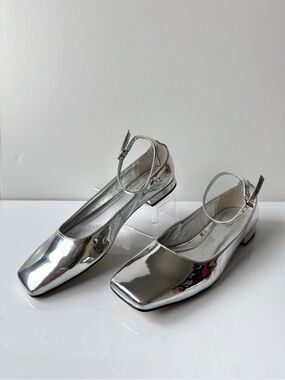 Arezzo Aubrey Square Toe Ankle Strap Ballet Flats in Silver Size 7.5B (NWOB)